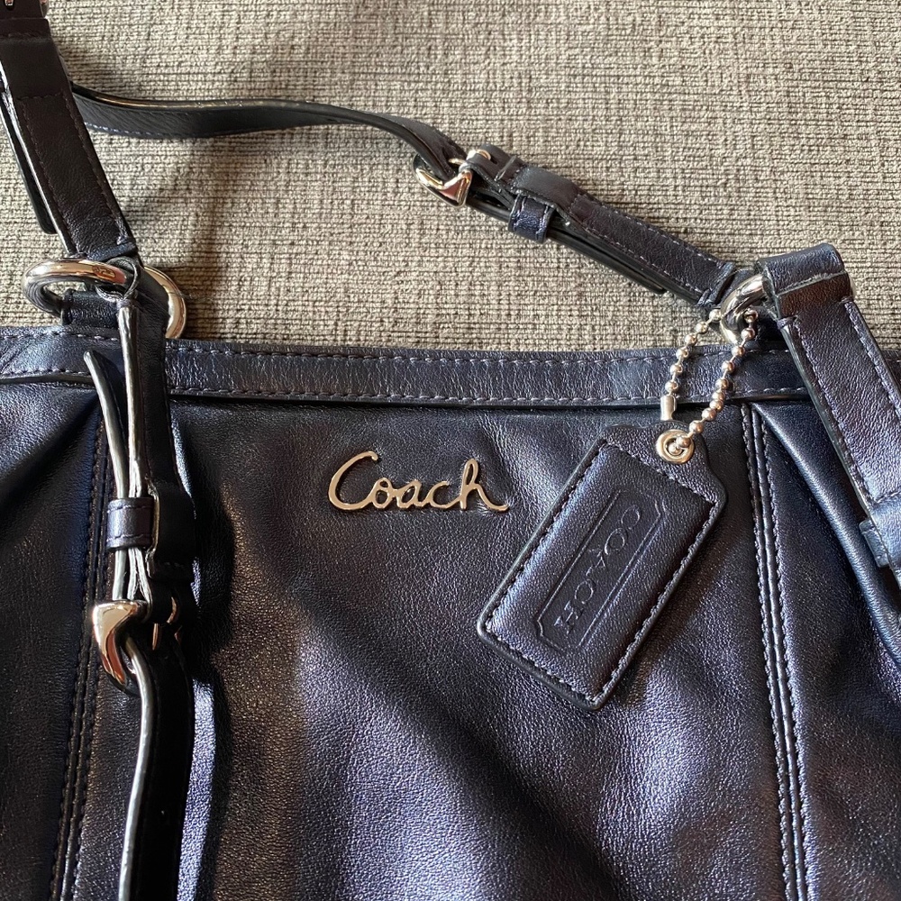Ladies Coach handbag - Picture 11 of 14